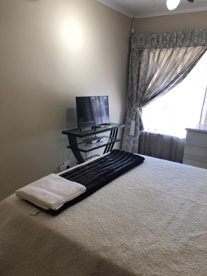 Khuvena Guesthouse Randburg Exterior photo