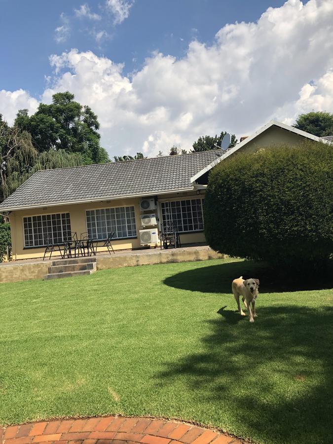 Khuvena Guesthouse Randburg Exterior photo